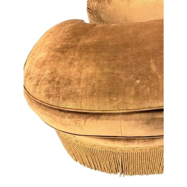 Vintage 90s Walter E. Smithe Gold Velvet Channel Back Chaise Lounge With Bullion Fringe For Sale In Tampa - Image 6 of 12