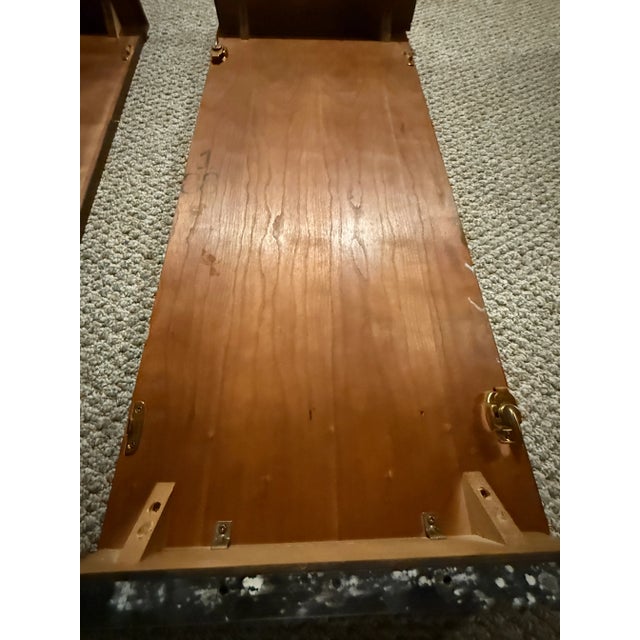 Ethan Allen Avenue Collection Cherry Dining Table (Transitional) For Sale - Image 12 of 12