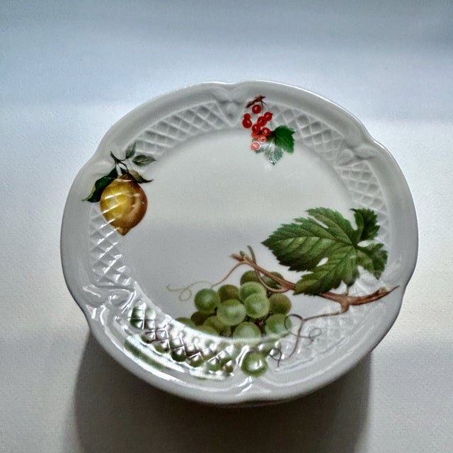 1990s Louis Lourioux, Berry Haute Porcelaine Plates - Set of 6 For Sale - Image 11 of 18