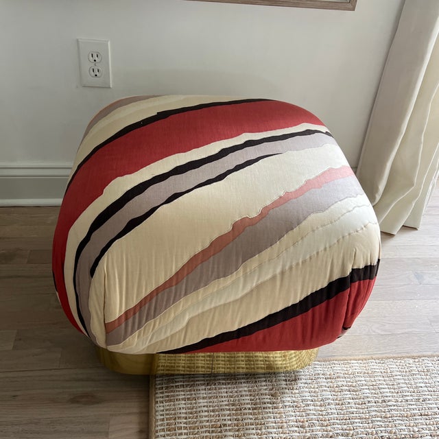Mid-Century Modern Karl Springer Attributed Soufflé Pouf Ottoman on Casters With Original Quilted Fabric For Sale - Image 3 of 6