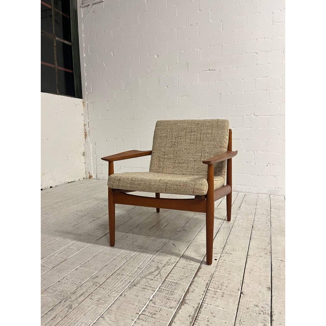 Easy Chair in solid teak – made in Denmark! This beautiful Easy Chair from Glostrup features a solid teak frame and...