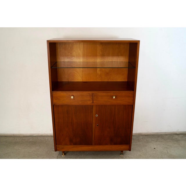 American of Martinsville 1960’s Mid-Century Modern Walnut Cabinet / Hutch For Sale - Image 4 of 12