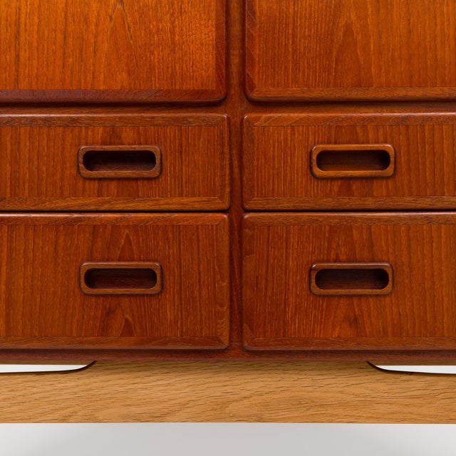 Vintage Danish Mid-Century Hutch/Wardrobe in Teak For Sale - Image 4 of 10