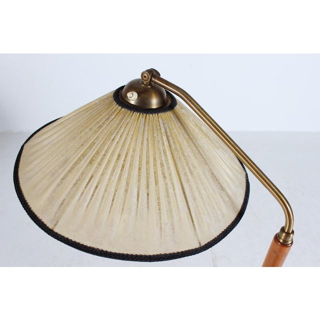 Paavo Tynell Art Deco Swedish Grace Floor Lamp in Birch and Brass with Original Shade from the 1940s by Paavo Tynell For Sale - Image 4 of 10