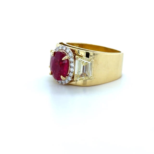 Metal 1980s Agl Certified Burma Ruby, Yellow Diamond and Diamond Ring, Size 5.25 For Sale - Image 7 of 10