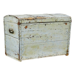 Small Antique Scandinavian Dome Top Trunk, 1870 For Sale
