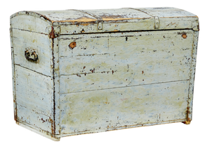 Small Antique Scandinavian Dome Top Trunk, 1870