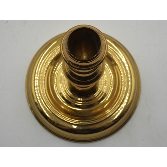 Traditional Pair of Virginia Metalcrafters Colonial Williamsburg Brass Candlesticks For Sale - Image 3 of 7