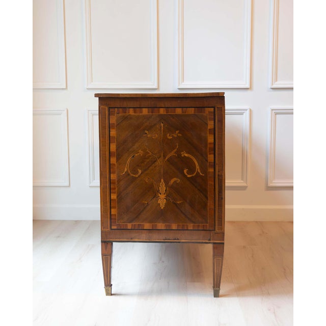 Italian Louis XVI Walnut Marquetry Chest, Late 18th Century For Sale - Image 11 of 18
