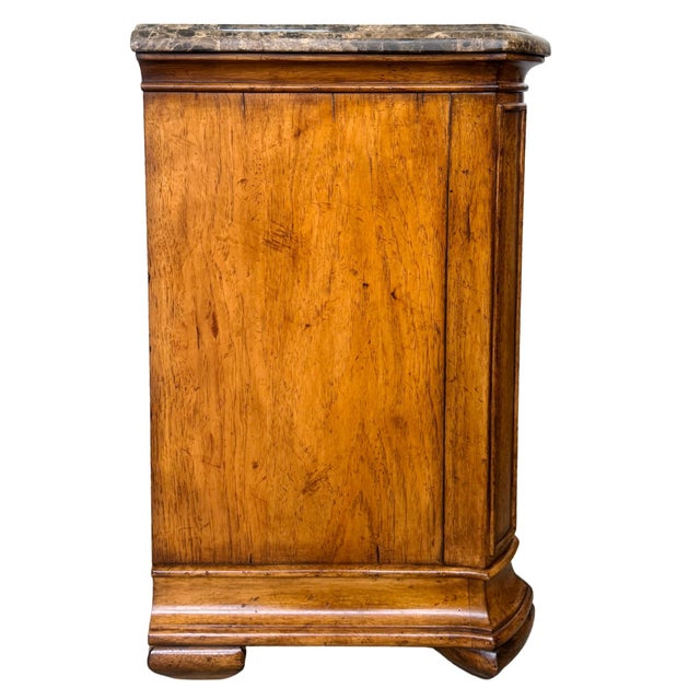 1980 French Louis XV Style Marble Top 3-Drawer Serpentine Nightstands / Commodes by Thomasville - Pair For Sale - Image 12 of 17