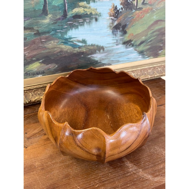Vintage Hand-Carved Decorative Wood Bowl by Pacific Traders - Made in the Philippines for Aloha Hawaii For Sale - Image 4 of 9