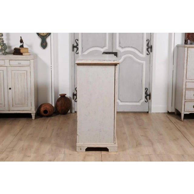 1820s Late Gustavian Period Swedish Buffet with Carved Reeded Diamond Motifs For Sale - Image 11 of 12