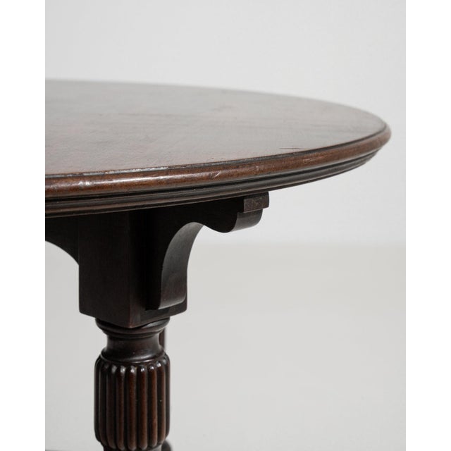 19th Century United Kingdom Rich Mahogany Oval Two-Tier Mahogany Side Table For Sale - Image 11 of 11