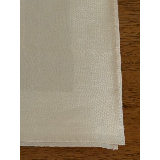1980s Vintage Marshall Fields Irish Linen Dinner Napkins, 18" Set of 11, Unused For Sale - Image 5 of 9