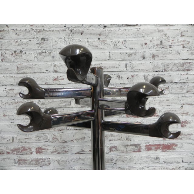Brown Mid-Century French Chrome Coat Rack, 1960s For Sale - Image 8 of 15