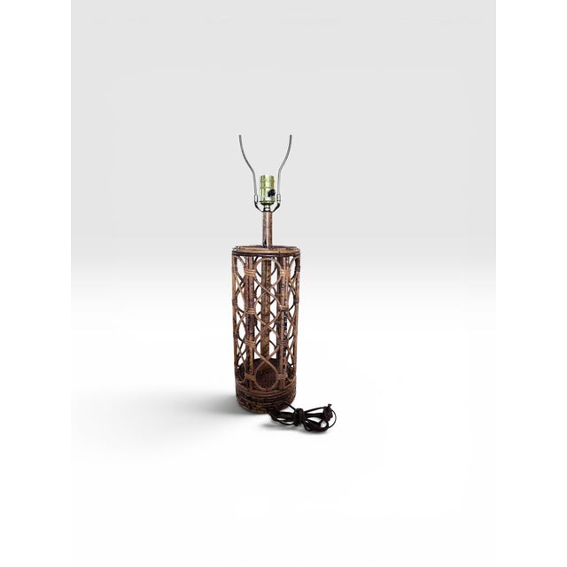 1970s Vintage Coastal Bamboo & Rattan Openwork Table Lamp, 1970s For Sale - Image 5 of 10