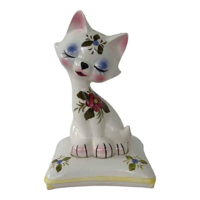 1960s Enesco Japan Hand-Painted Ceramic Cat & Pillow Salt & Pepper Shaker Set For Sale