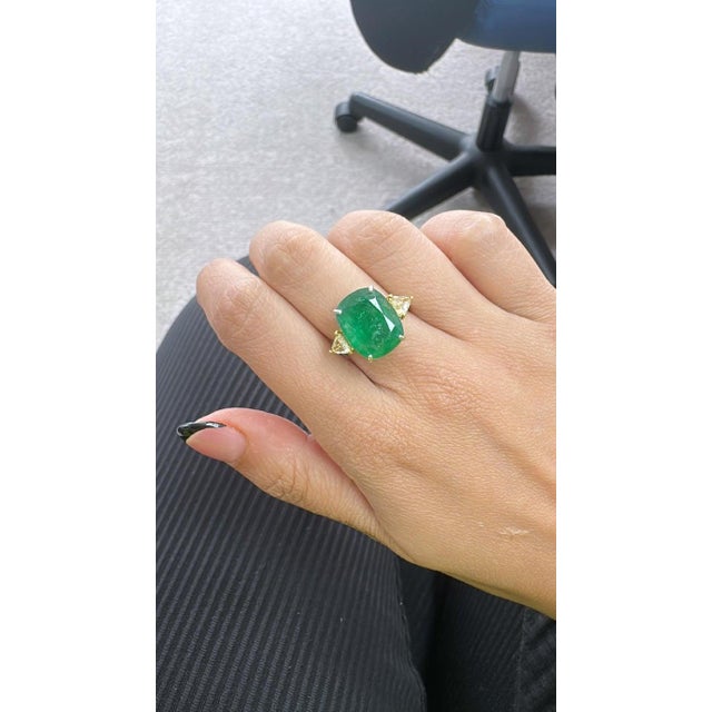 Set in 18k Gold 10.85 Carats Zambian Emerald & Rose Cut Diamonds Engagement Ring, Size 6 For Sale - Image 4 of 9