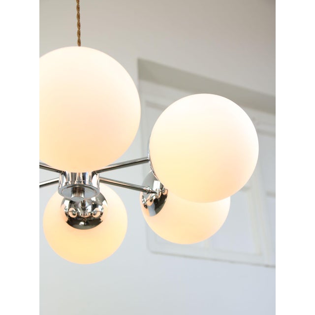 Metal Italian Space Age Sputnik Chrome and Opaline Chandelier, 1970s For Sale - Image 7 of 18