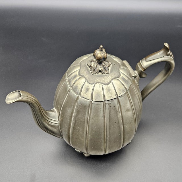 Pewter Teapot from James Dixon & Sons Shefield, in Very Good conditions. Designed before 1890 This piece has an...