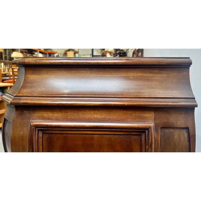 Karges Louis XVI Style Bombe Burl Walnut Three-Drawer Commode or Chest, 1980's For Sale - Image 10 of 17