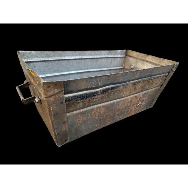 Very nice iron crate from the 1920s. It was used for the manufacture of an industrial factory for manufacturing bicycle...