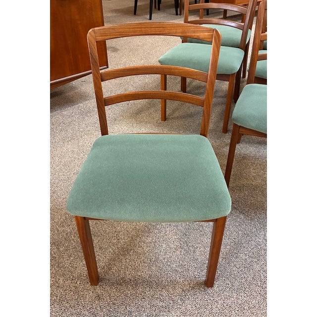 Set of Six Mid Century Modern Low Profile Teak Frame Dining Chairs by G-Plan Furniture, Uk c.1960 For Sale - Image 9 of 9