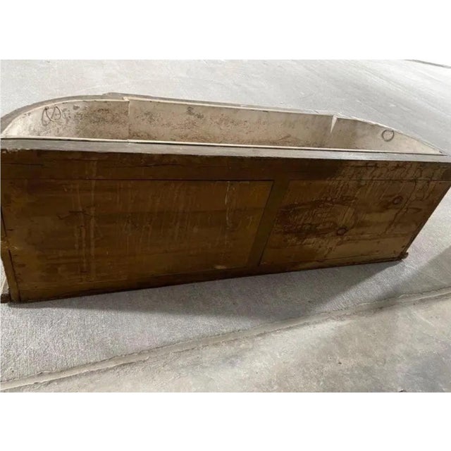 French Planter or Jardiniere in Plaster and Wood With Bows and Garland, 19th Century For Sale In Atlanta - Image 6 of 7