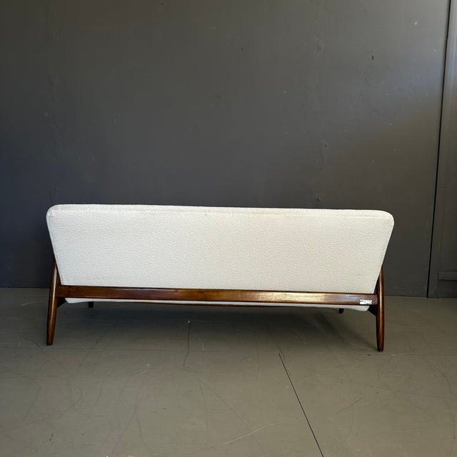 Vintage Italian Sofa in White Bouclé Fabric and Wood from Pizzetti, 1960s For Sale - Image 4 of 16
