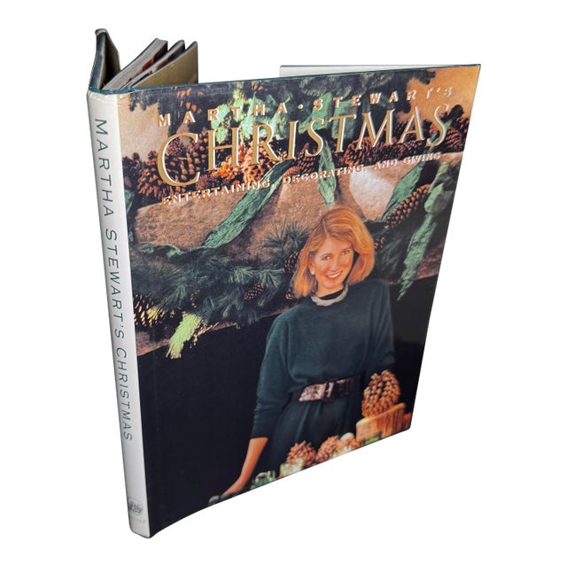 1980s “Martha Stewart’s Christmas Entertaining, Decorating and Giving” Hardback Book For Sale