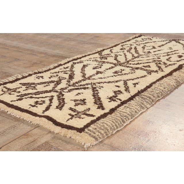 Beige Vintage Azilal Moroccan Rug, 02'11 X 05'11 For Sale - Image 8 of 10