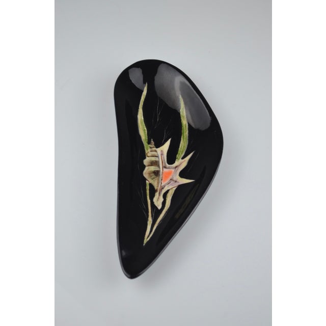 Shell Ceramic Set by Guy Trévoux for Henriot Quimper, 1950s, Set of 3 For Sale - Image 4 of 13