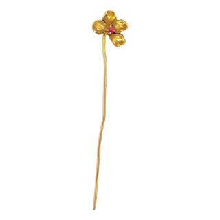 Mid 20th Century 14k Yellow Gold Flower Stickpin With Ruby Center For Sale