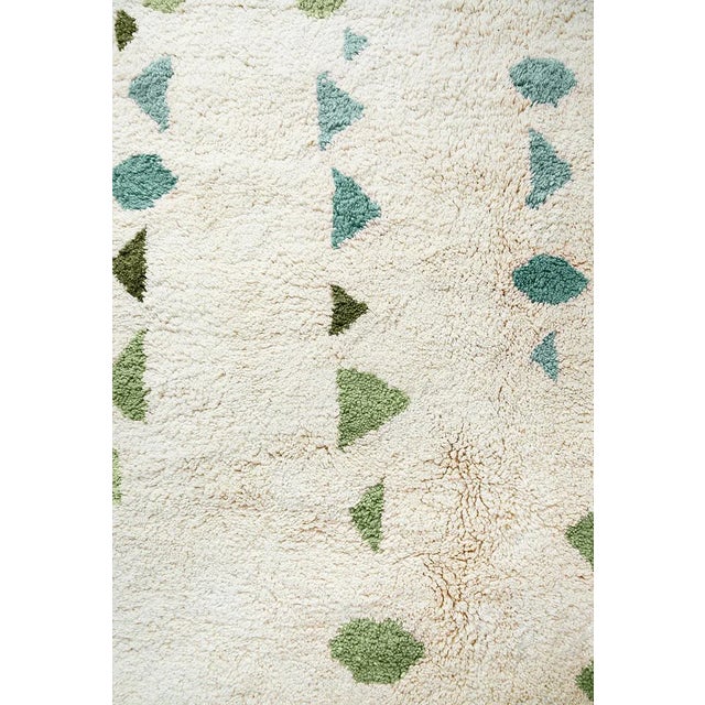 Natural White Moroccan Wool Rug With Forest Green, Olive Green, Celery, Teal and Aquamarine - 8x10 Ft For Sale In New York - Image 6 of 9