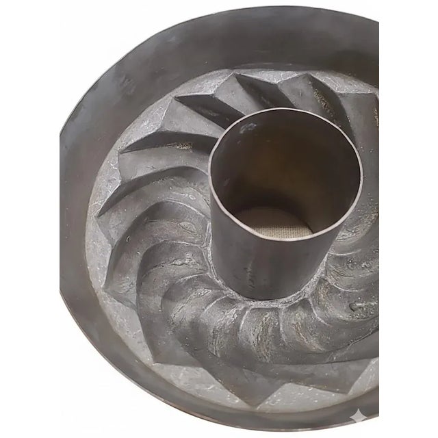 Copper Antique 19thC Copper Turk’s Head Mold – Dovetail Seam, Swirled Bundt For Sale - Image 8 of 12