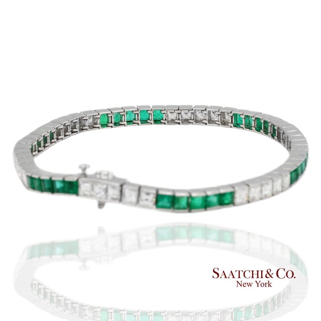 Contemporary Platinum 950 Custom Made Natural Diamond and Emerald Bezel Tennis Bracelet For Sale - Image 3 of 12