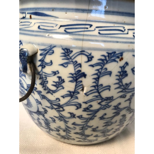 Tongzhi Era C.1870 Foliate Decoration Covered Porcelain Ginger Jar, Iron Handles on the Sides and Foo Dog Ceramic Handle on the Lid For Sale - Image 12 of 12