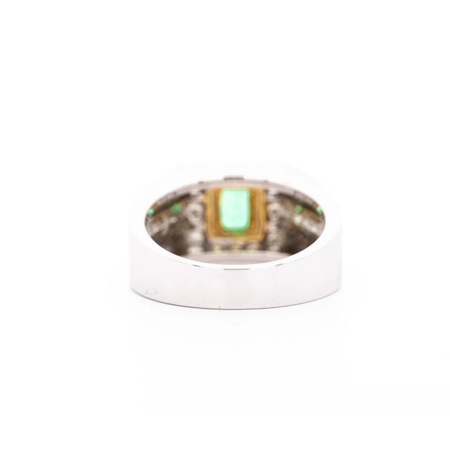 Natural 1.78 Carat Emerald and Diamond 18k Gold Mens Ring Size 9.5 For Sale - Image 4 of 6