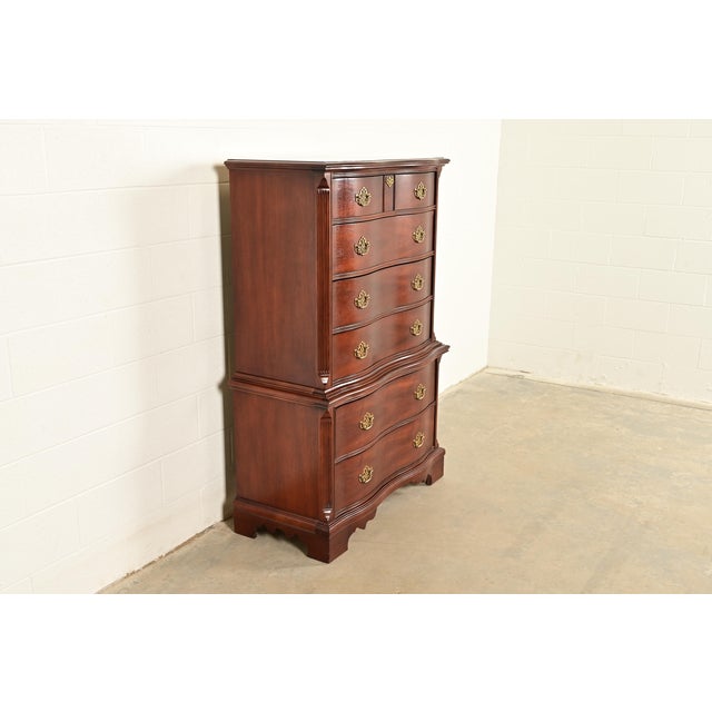 Bassett Furniture Chippendale Carved Mahogany Serpentine Front Six-Drawer Highboy Dresser For Sale - Image 4 of 15