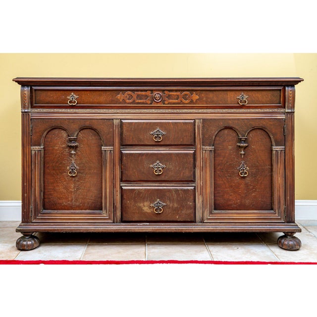 Late 18th Century Carved Walnut Victorian Tudor Style Sideboard Cabinet With Burl Panels, Fluted Columns, Foliate Band and Bun Feet For Sale In New York - Image 6 of 9