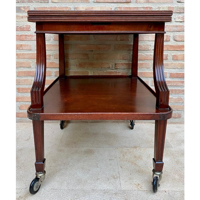 Early 20th Century Cherry Wood Serving Bar Cart with Removable Tray, 1940s For Sale - Image 16 of 18