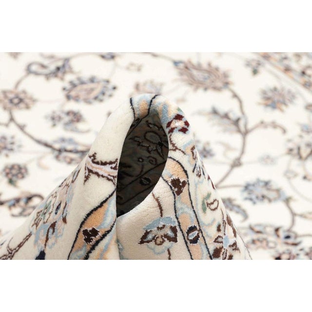 Middle Eastern Rug in Virgin Wool For Sale - Image 9 of 11