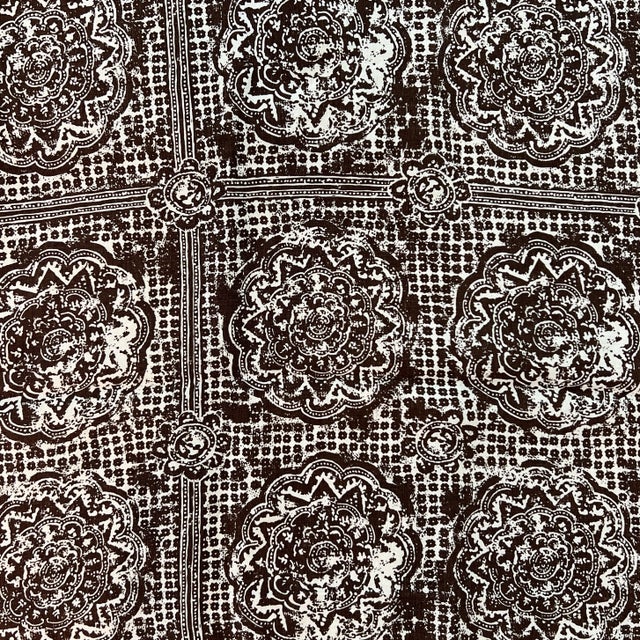 Raoul textiles hand printed Bhandana in Cardamom Brown Linen Fabric- 1 1/2 Yards