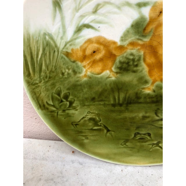 Late 19th Century C.1890 French Majolica Ducklings With Frogs Plate Sarreguemines For Sale - Image 5 of 9
