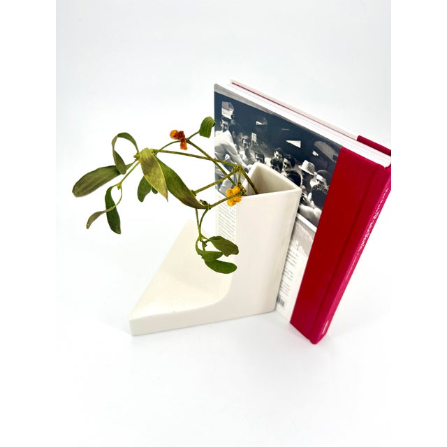 1970s Modern Minimalist White Ceramic Vase by Parravicini, Italy, 1970s For Sale - Image 5 of 8