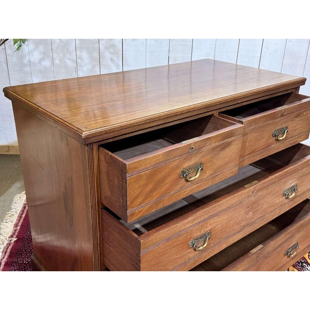 19th Century Victorian Mahogany Chest of Drawers For Sale - Image 6 of 16
