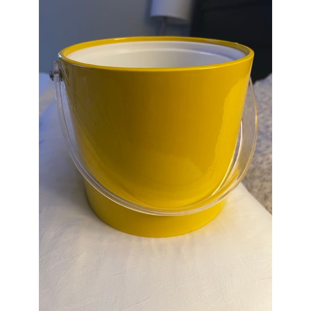 Georges Briard Vintage Georges Briard Yellow Ice Bucket, 1970s Lucite Handle, Mod Barware For Sale - Image 4 of 7