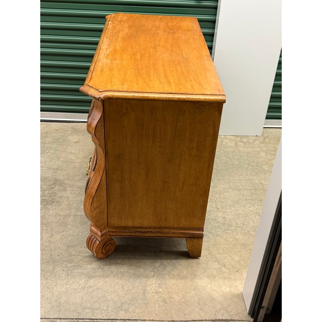 This stunning pair of vintage Ferguson Copeland chests of drawers exemplifies timeless American craftsmanship and design....