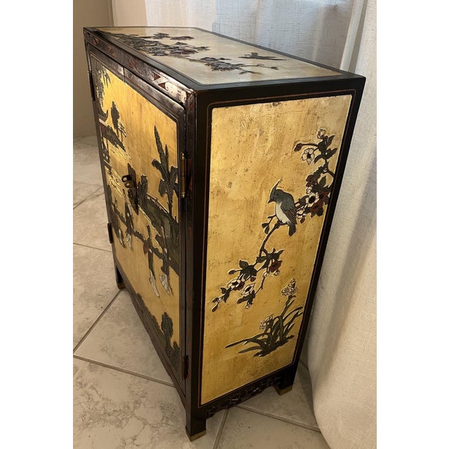 Vintage Mid-Century Chinese Black and Gold Lacquer Cabinet With Mother of Pearl Inlays For Sale - Image 4 of 18