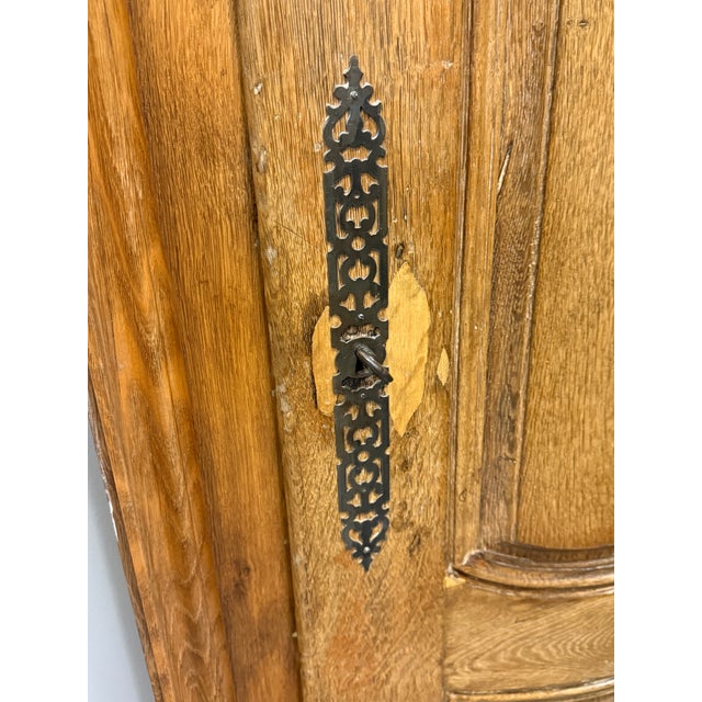 Brown Pair of 19th Century French Louis XV Style Curved Oak Doors For Sale - Image 8 of 8
